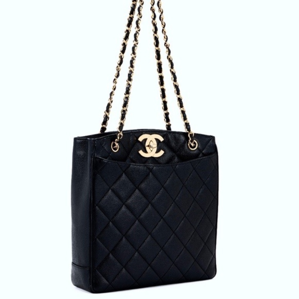 CHANEL Noir Caviar Skin CC Logo Chain Shoulder Bag